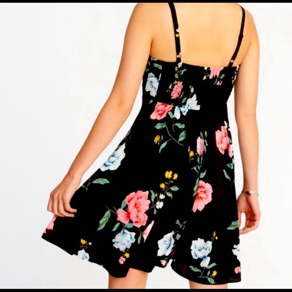Old Navy Cami Dress - Picture 2 of 7